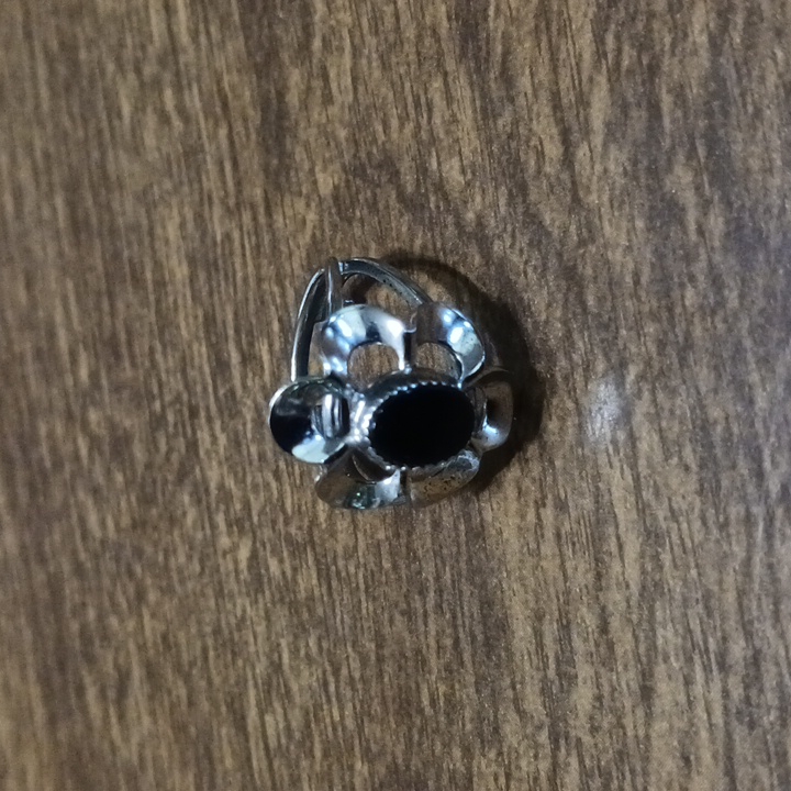 Womans Sterling And Onyx Ring 4